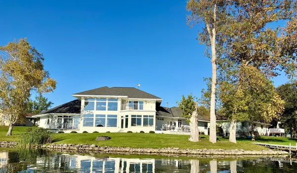 $1,050,000 | 553 Lake Street North, Sauk Centre, MN 56378
