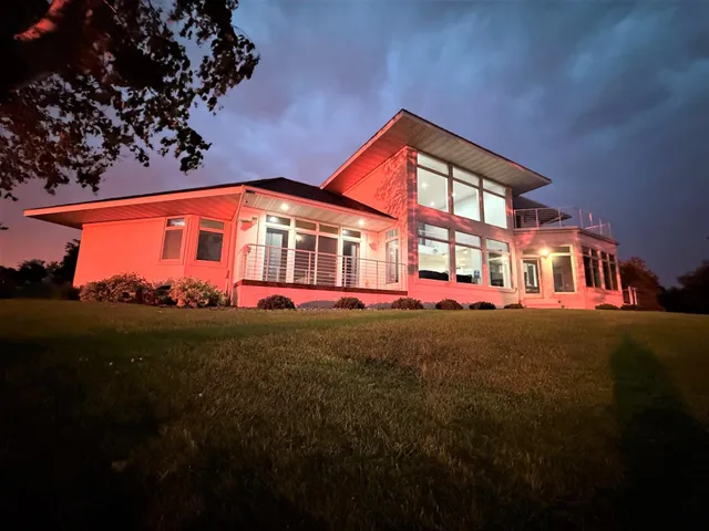 $1,050,000 | 553 Lake Street North, Sauk Centre, MN 56378