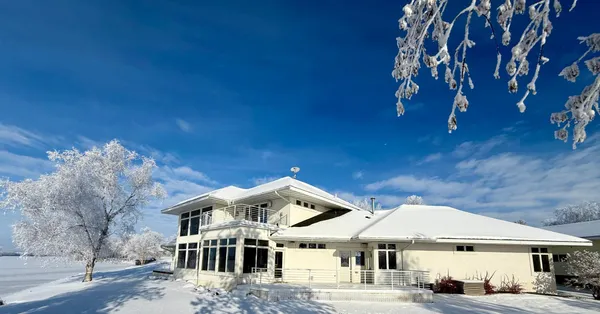 $1,050,000 | 553 Lake Street North, Sauk Centre, MN 56378