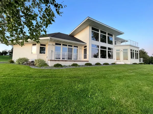 $1,050,000 | 553 Lake Street North, Sauk Centre, MN 56378