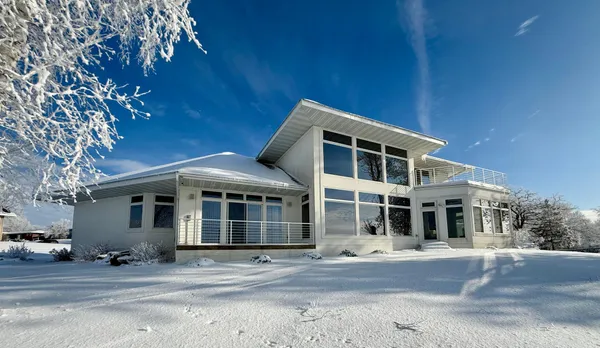 $1,050,000 | 553 Lake Street North, Sauk Centre, MN 56378