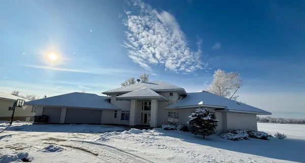 $1,050,000 | 553 Lake Street North, Sauk Centre, MN 56378