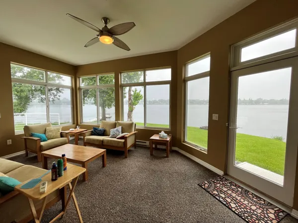 $1,050,000 | 553 Lake Street North, Sauk Centre, MN 56378