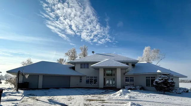 $1,050,000 | 553 Lake Street North, Sauk Centre, MN 56378