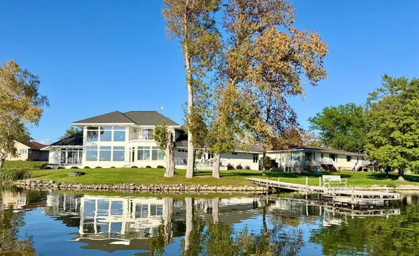 $1,050,000 | 553 Lake Street North, Sauk Centre, MN 56378