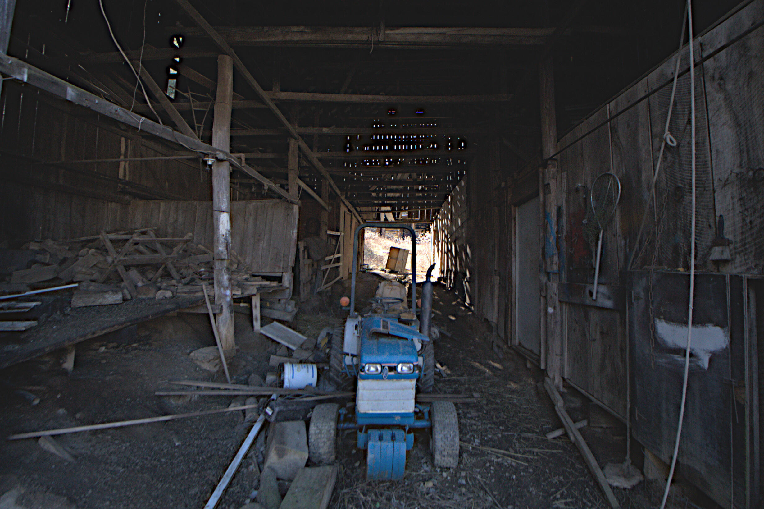 2006 Reed Branch Road Manchester, KY 40962 - Photo 16 of 53 barn1