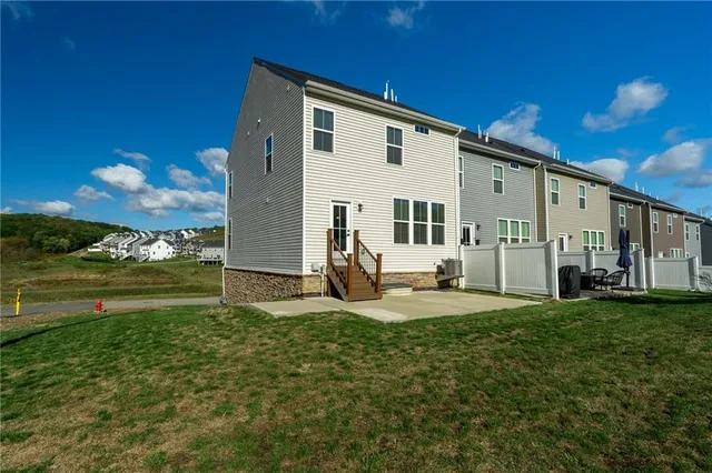 $2,650 | 124 Rivulet Place, Zelienople, PA 16063