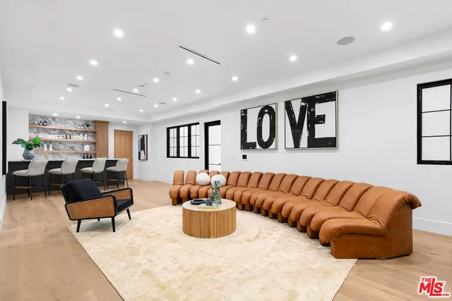 $6,798,988 | 2565 Patricia Avenue, Los Angeles, CA 90064