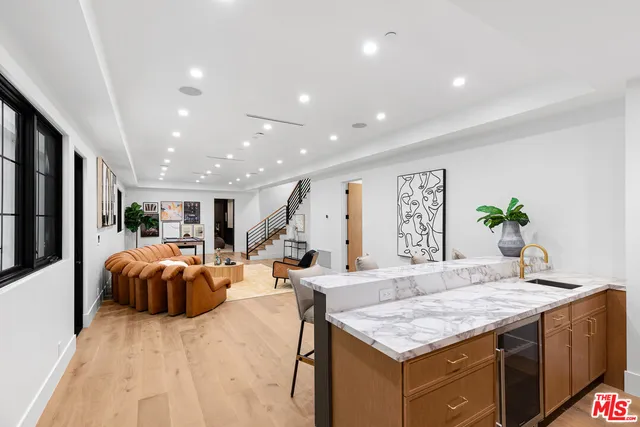 $6,798,988 | 2565 Patricia Avenue, Los Angeles, CA 90064