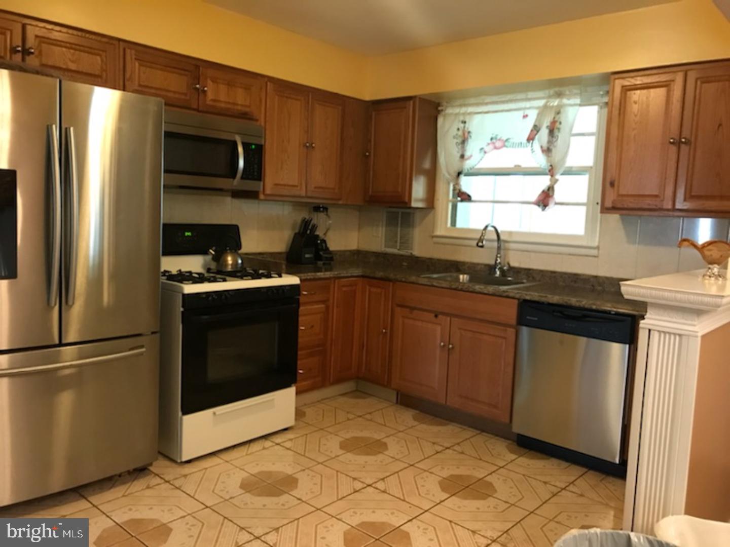 400 Cornwall Road Cherry Hill, NJ 08034 - Photo 4 of 17