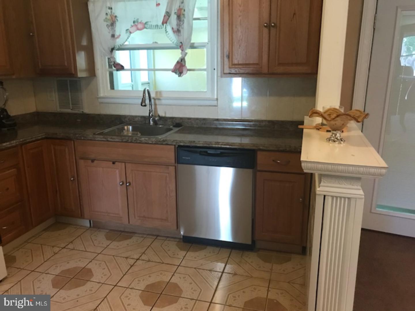 400 Cornwall Road Cherry Hill, NJ 08034 - Photo 6 of 17