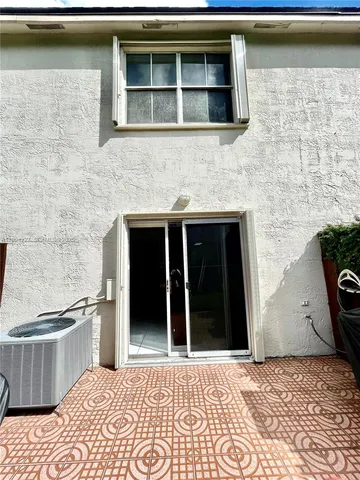 $395,000 | 9203 Fontainebleau Boulevard, Unit 113, Miami, FL 33172