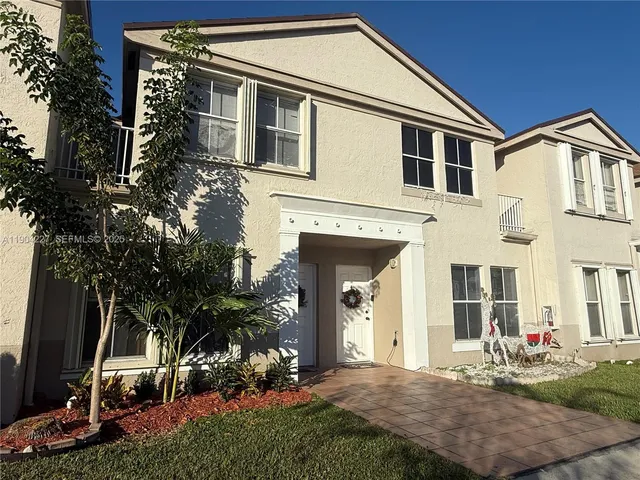 $395,000 | 9203 Fontainebleau Boulevard, Unit 113, Miami, FL 33172