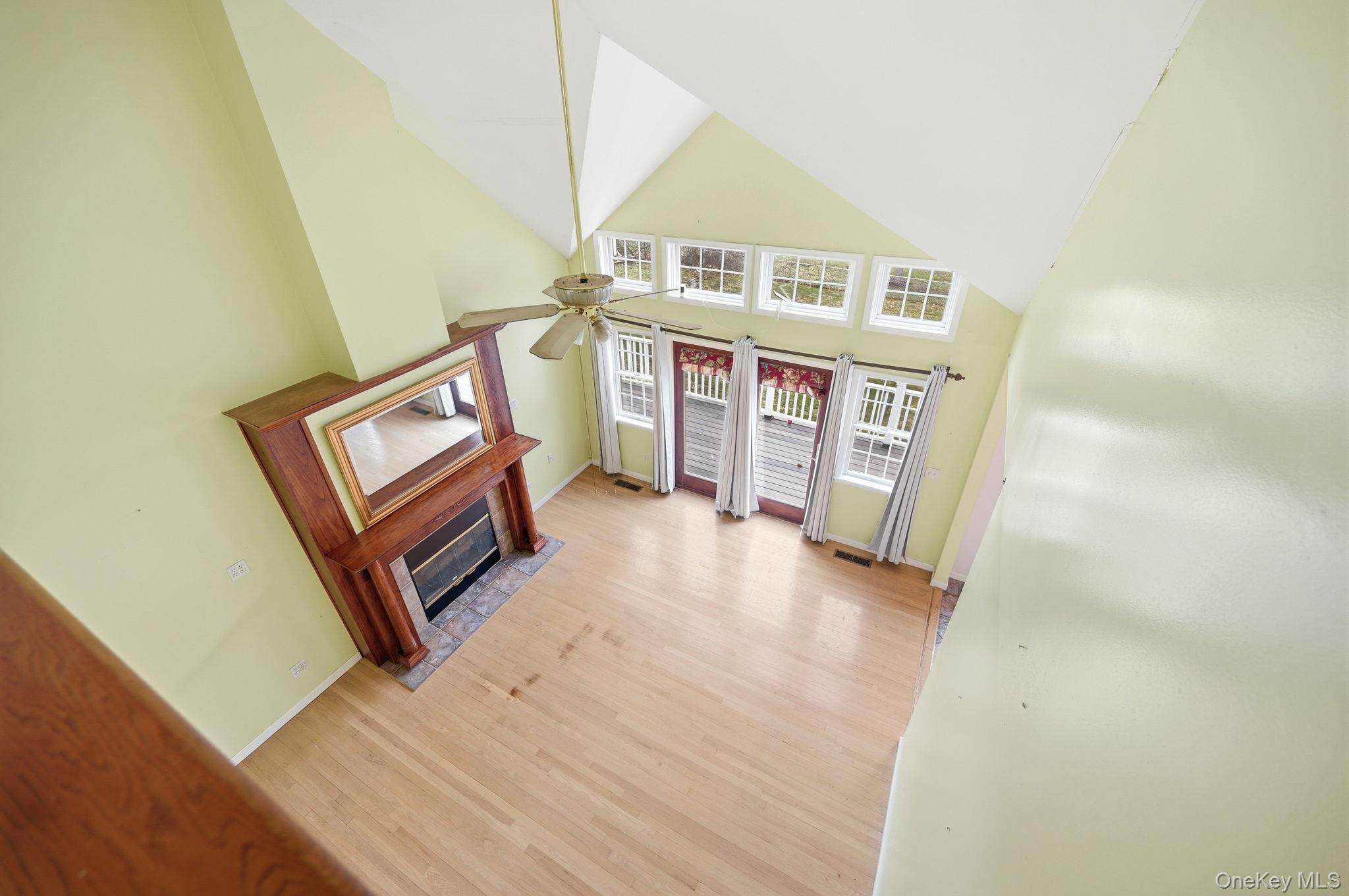 186 Violet Avenue Poughkeepsie, NY 12601 - Photo 35 of 50 a view of a hallway with entryway