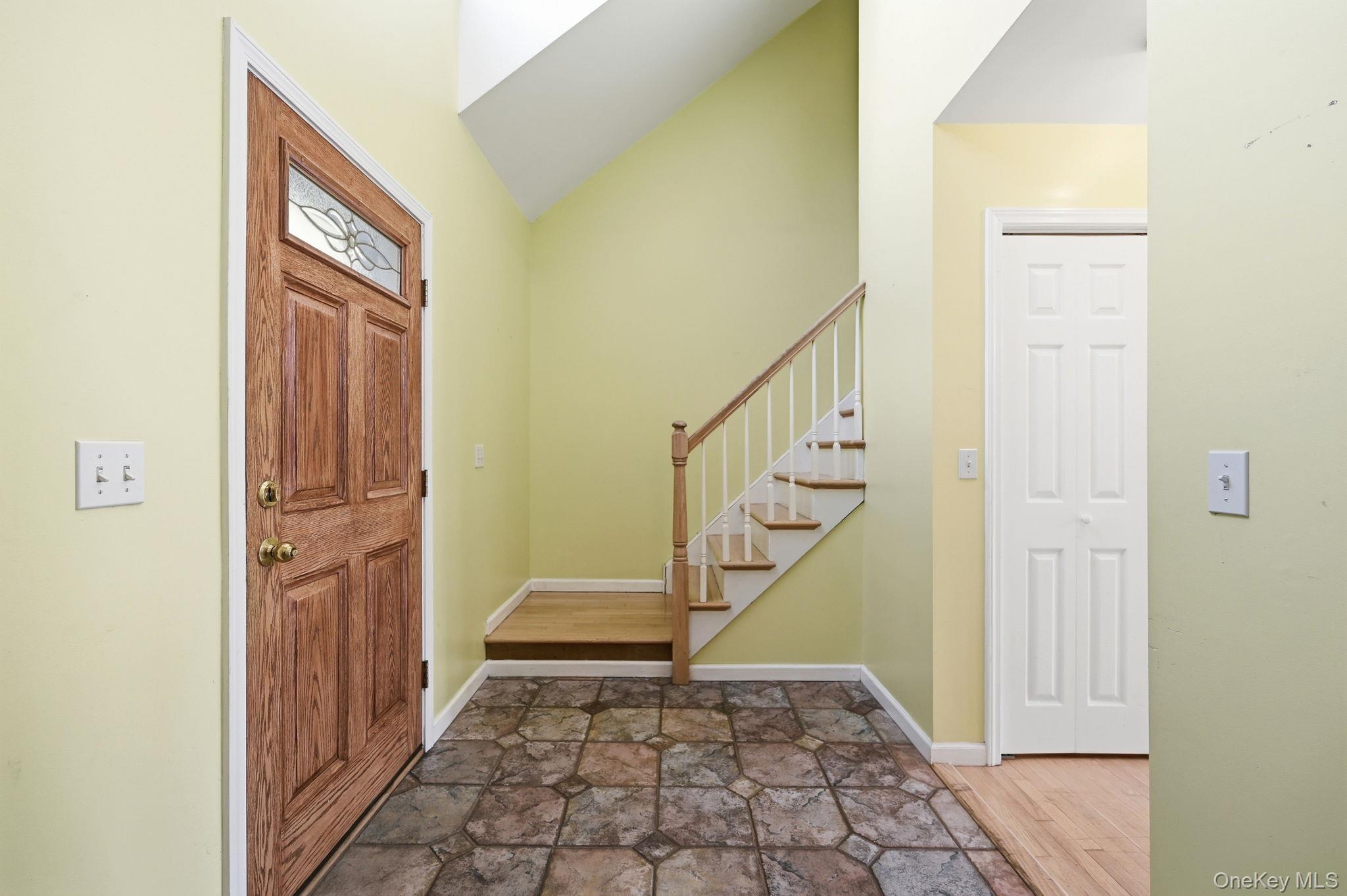 186 Violet Avenue Poughkeepsie, NY 12601 - Photo 7 of 50 a view of a hallway with entryway
