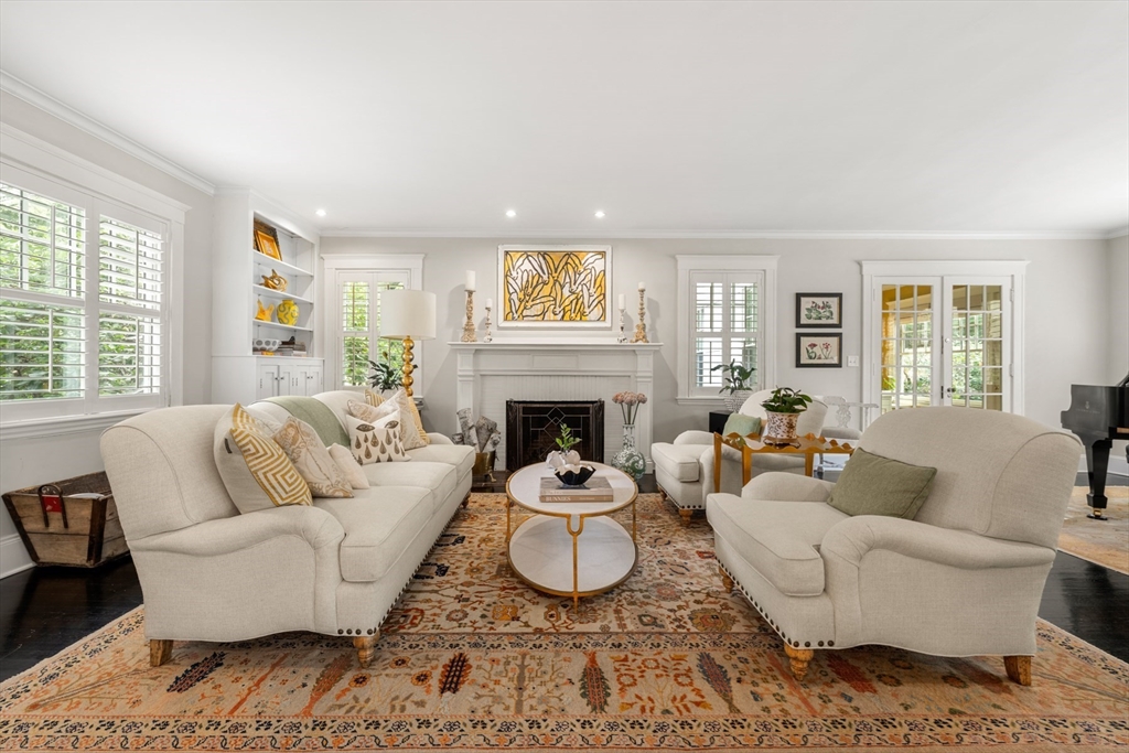 133 Abbott Road Wellesley, MA 02481 - Photo 5 of 42
