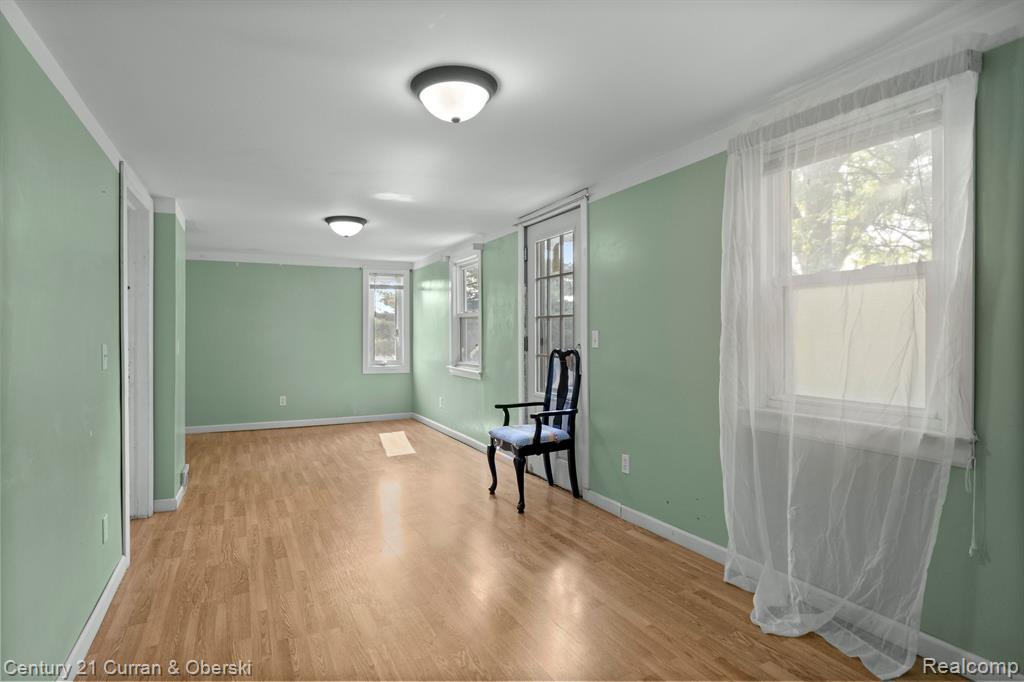 15326 East 9 Mile Road Eastpointe, MI 48021 - Photo 13 of 34
