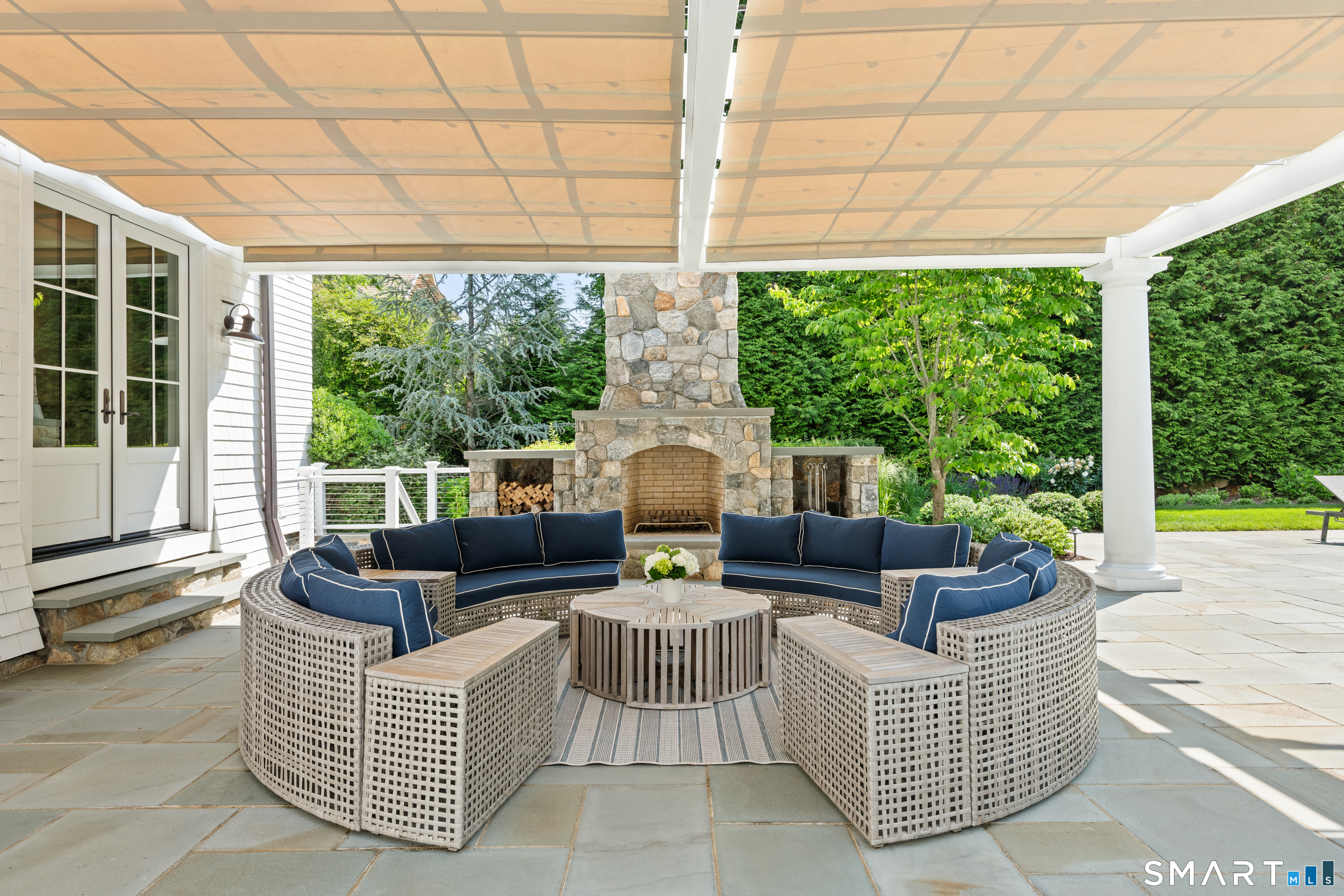 124 Hillandale Road Westport, CT 06880 - Photo 4 of 40