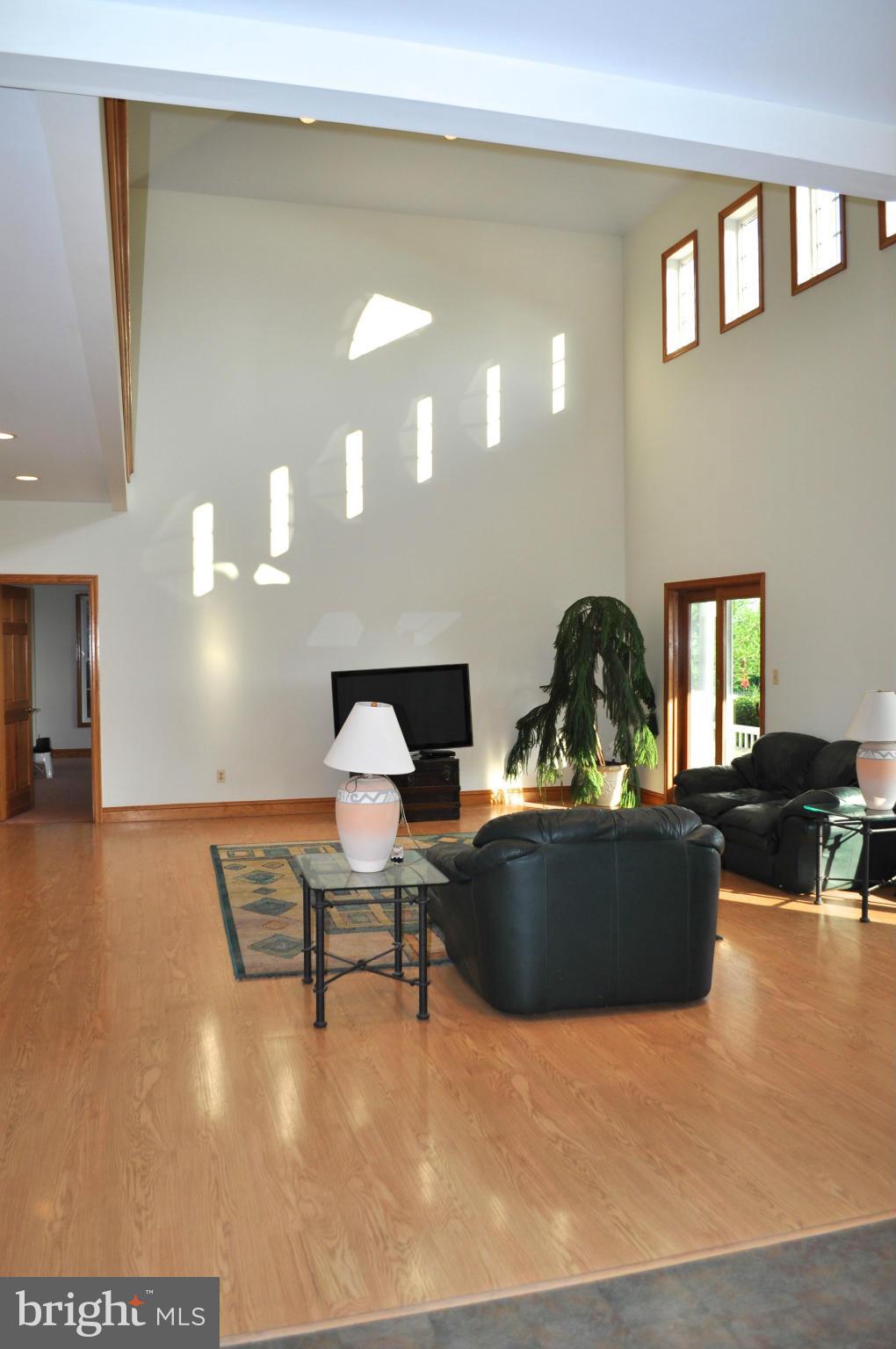 2501 Cotter Road Manchester, MD 21102 - Photo 11 of 30 Family Room
