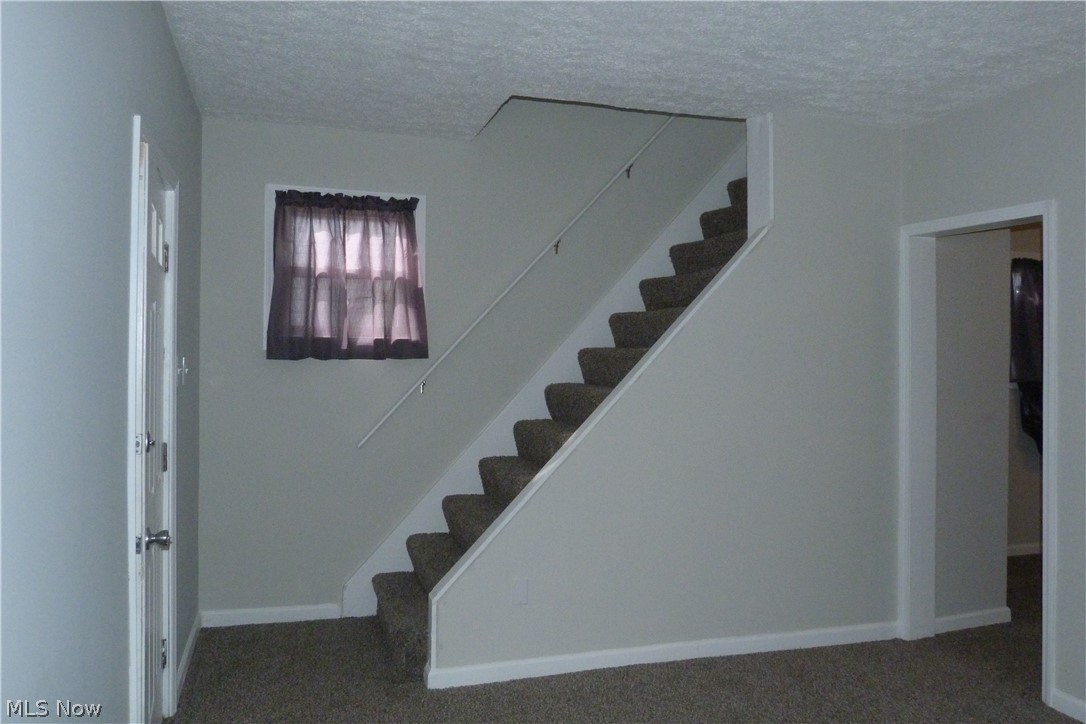 834 Berwin Street Akron, OH 44310 - Photo 12 of 35 Living Room