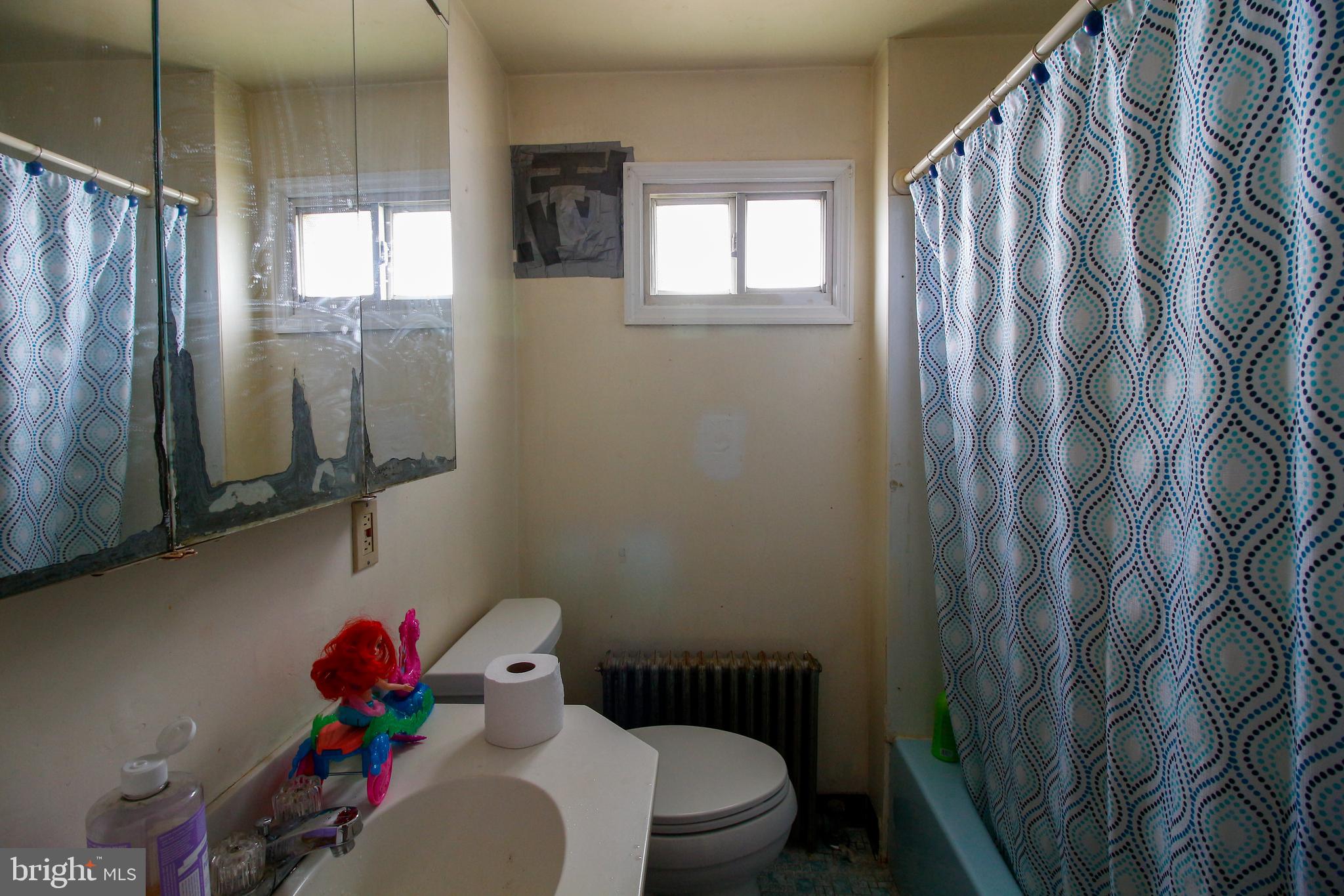 8713 Eddington Road Baltimore, MD 21234 - Photo 6 of 29 Gallery Image 6