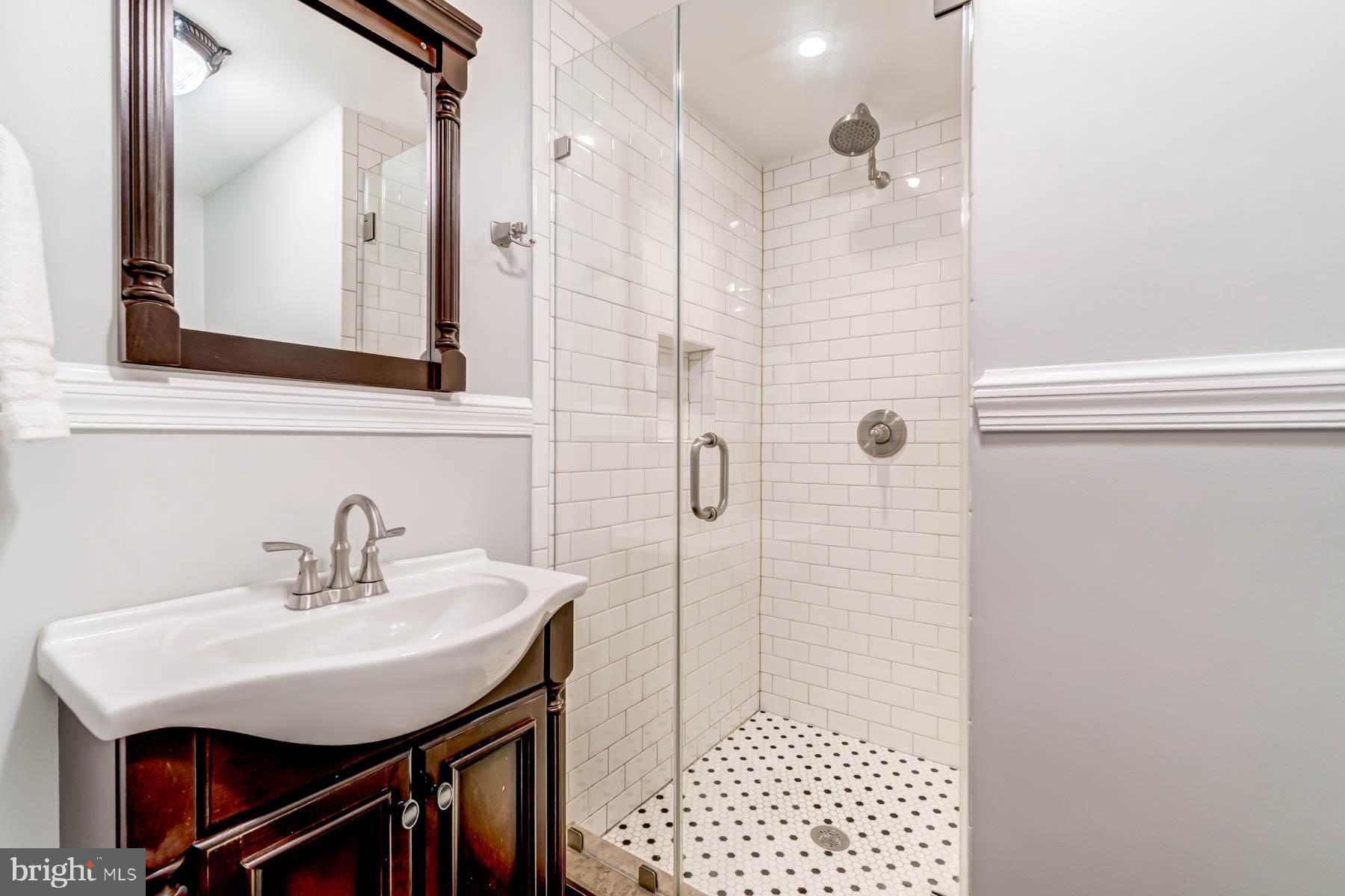7313 Fort Hunt Road Alexandria, VA 22307 - Photo 9 of 50 Gallery Image 9