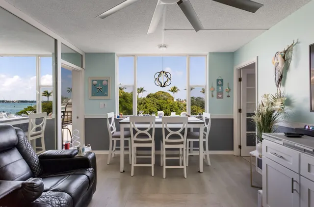 $299,900 | 1820 New Palm Way, Unit 202, Boynton Beach, FL 33435