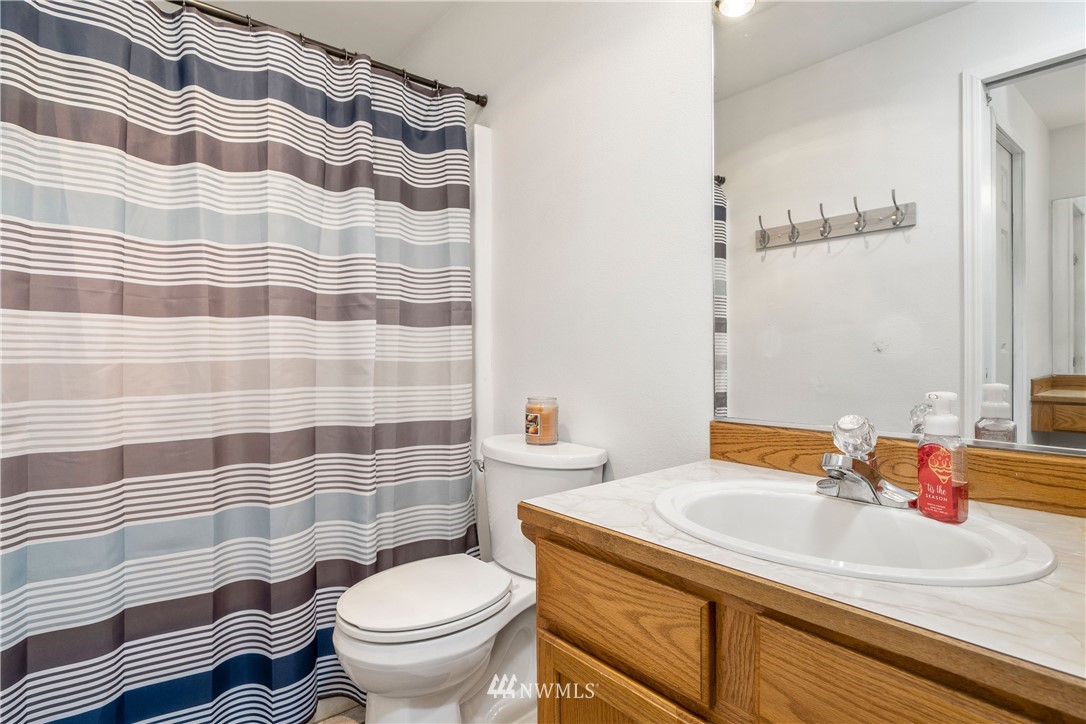 5811 Southeast Sedgwick Road Port Orchard, WA 98366 - Photo 17 of 28 Gallery Image 17