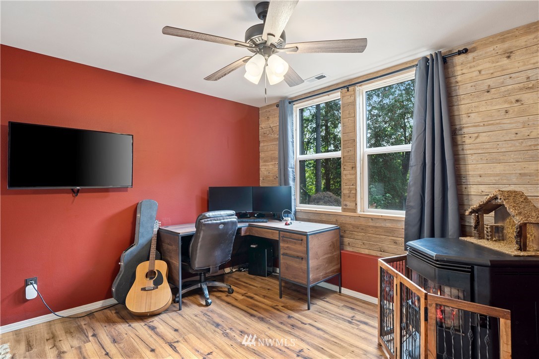 5811 Southeast Sedgwick Road Port Orchard, WA 98366 - Photo 20 of 28 Gallery Image 20