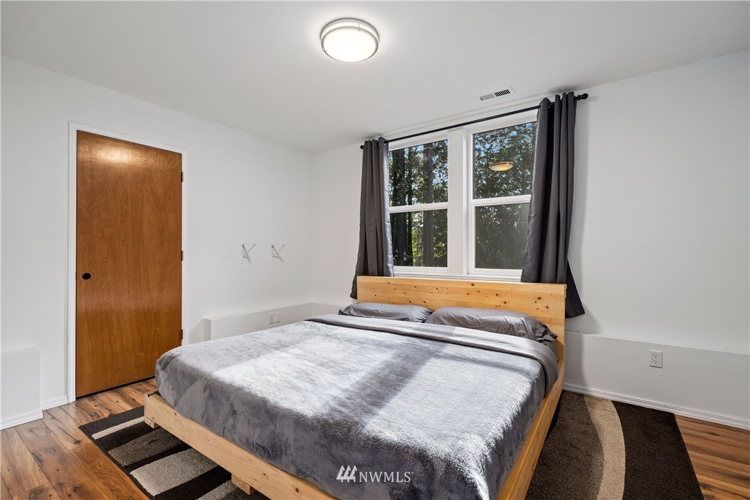 5811 Southeast Sedgwick Road Port Orchard, WA 98366 - Photo 23 of 28 Gallery Image 23
