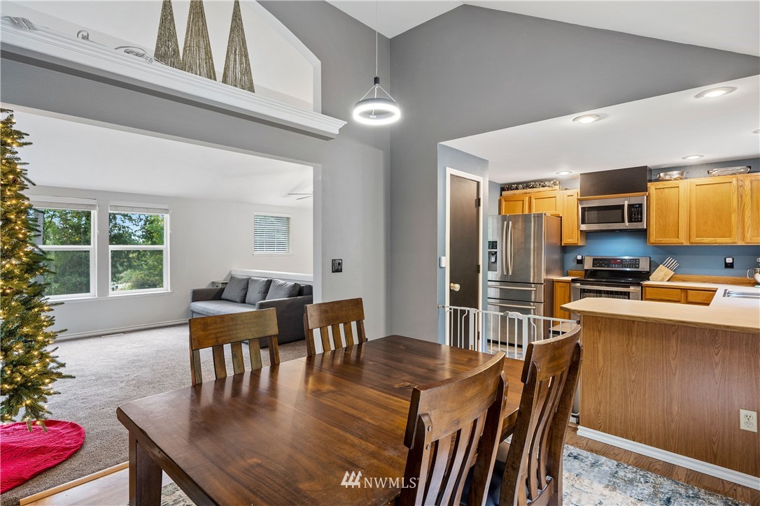 5811 Southeast Sedgwick Road Port Orchard, WA 98366 - Photo 10 of 28 Gallery Image 10