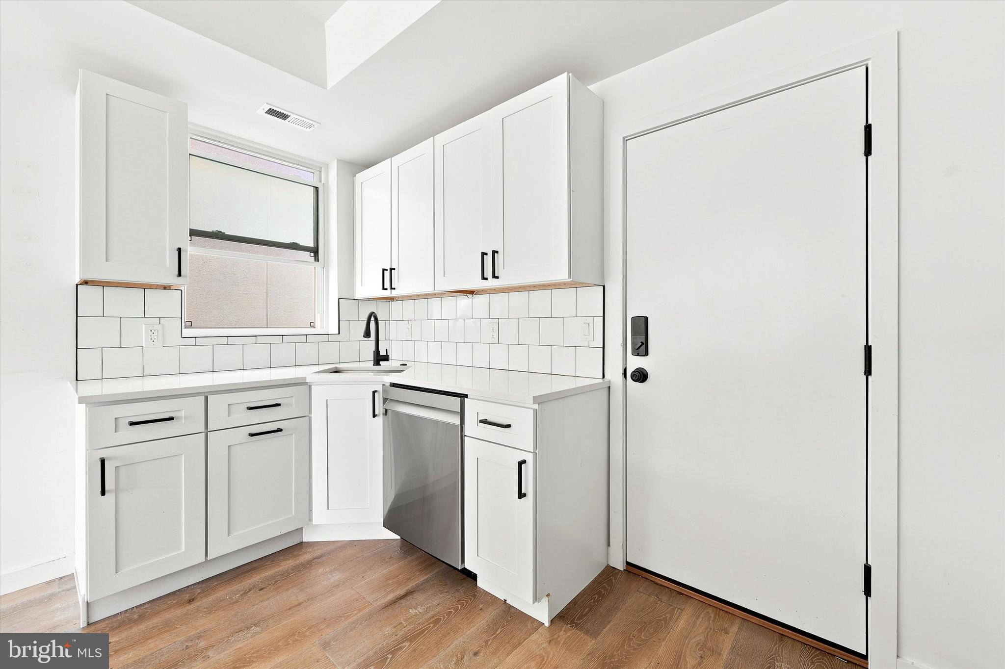 1729 Francis Street, Unit 4 Philadelphia, PA 19130 - Photo 4 of 26