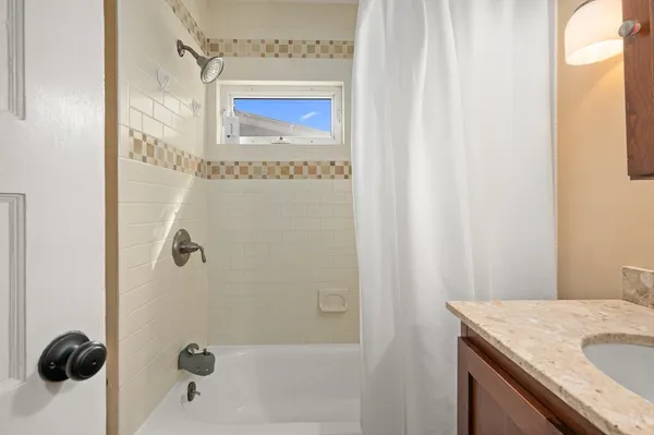 $3,900 | 32 Charles Street, Wakefield, MA 01880