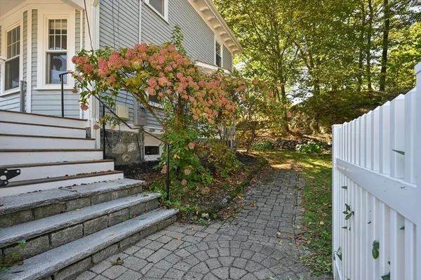 $3,900 | 32 Charles Street, Wakefield, MA 01880