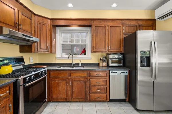 $3,900 | 32 Charles Street, Wakefield, MA 01880