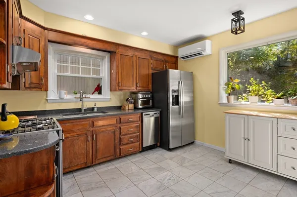 $3,900 | 32 Charles Street, Wakefield, MA 01880