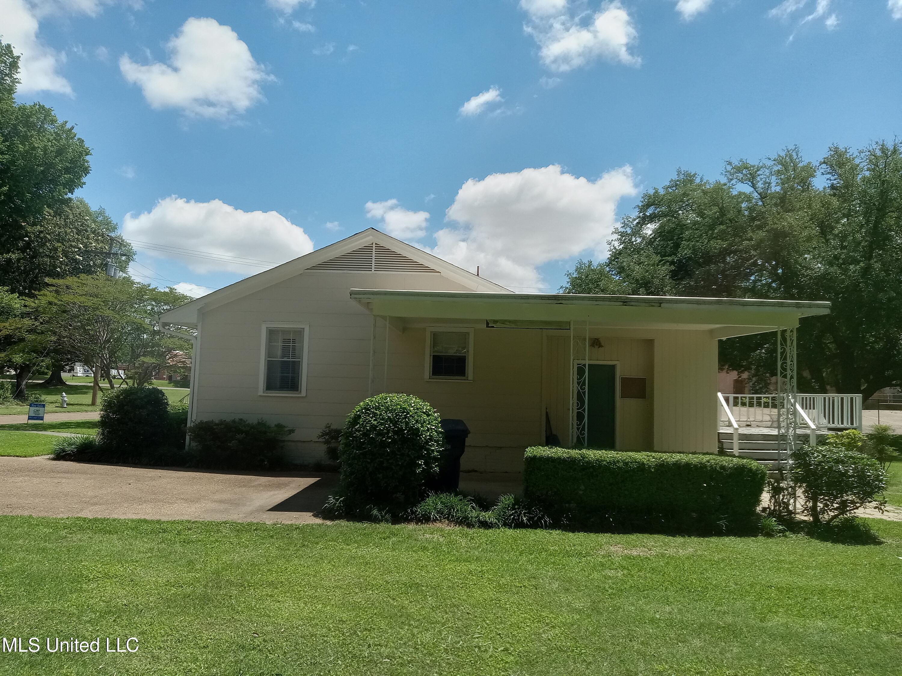207 West Percy Street Indianola, MS 38751 - Photo 13 of 40 20250504_120943
