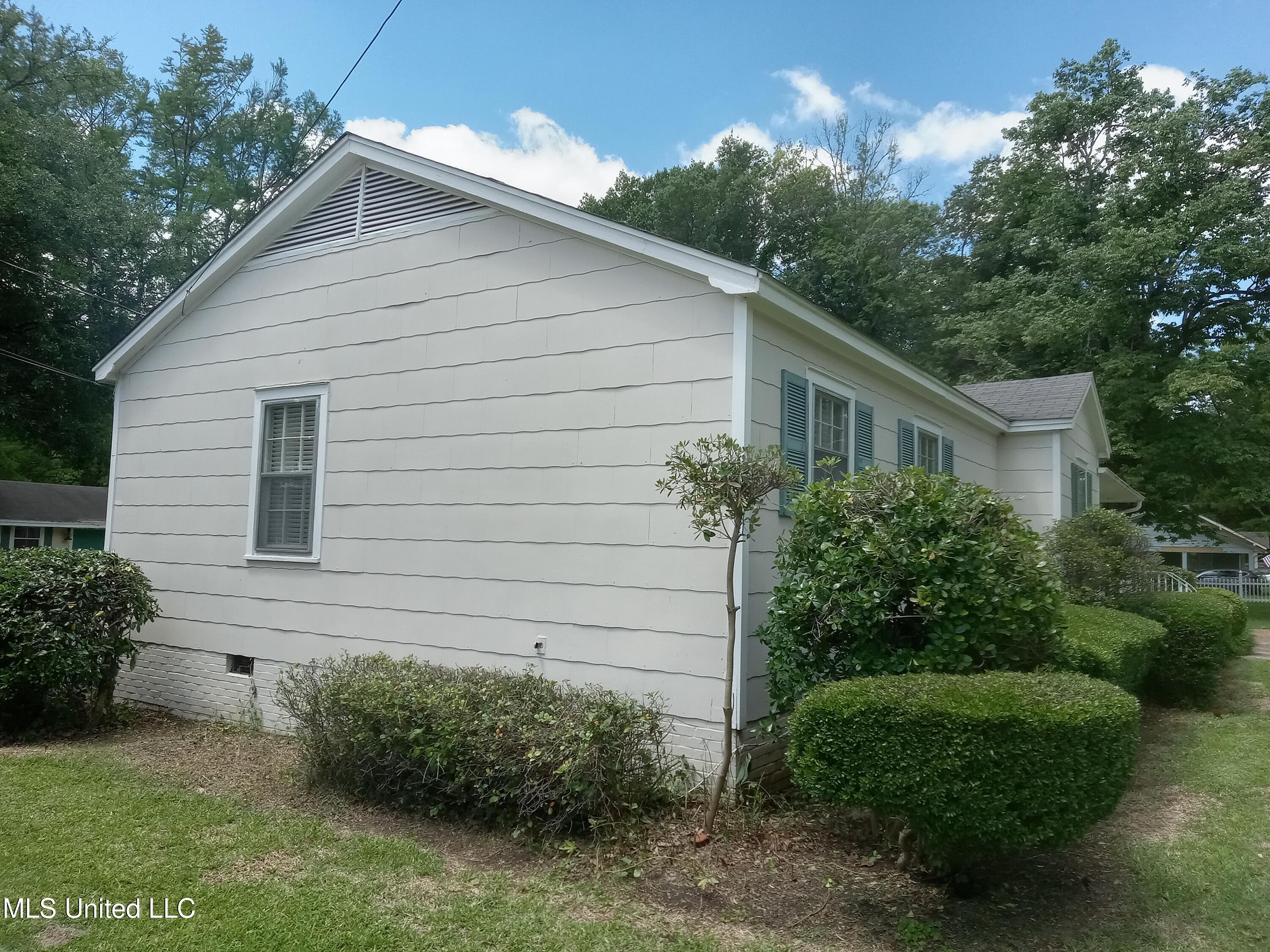 207 West Percy Street Indianola, MS 38751 - Photo 14 of 40 20250504_120511