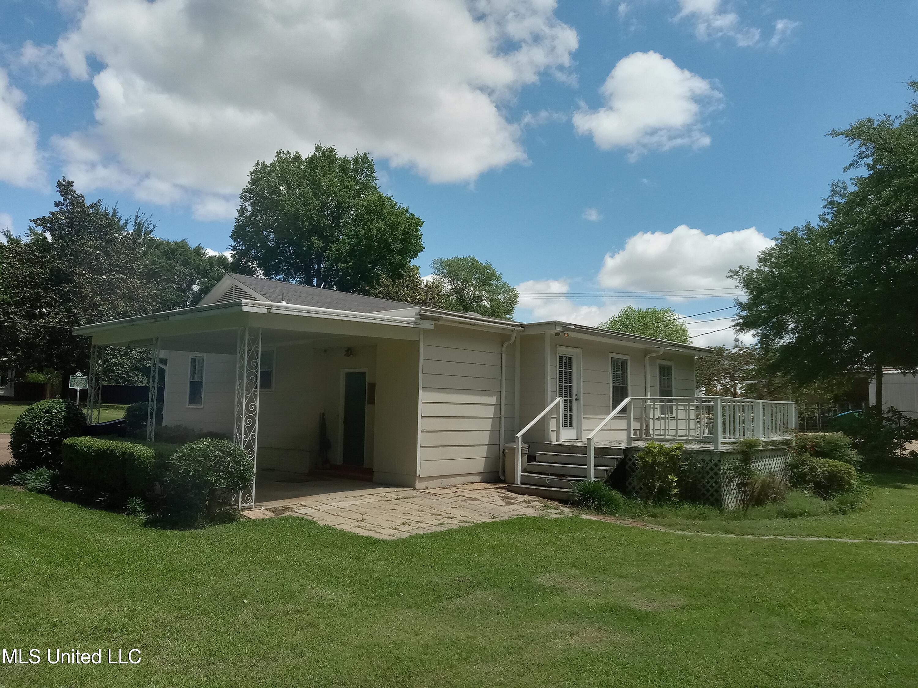 207 West Percy Street Indianola, MS 38751 - Photo 15 of 40 20250504_120919