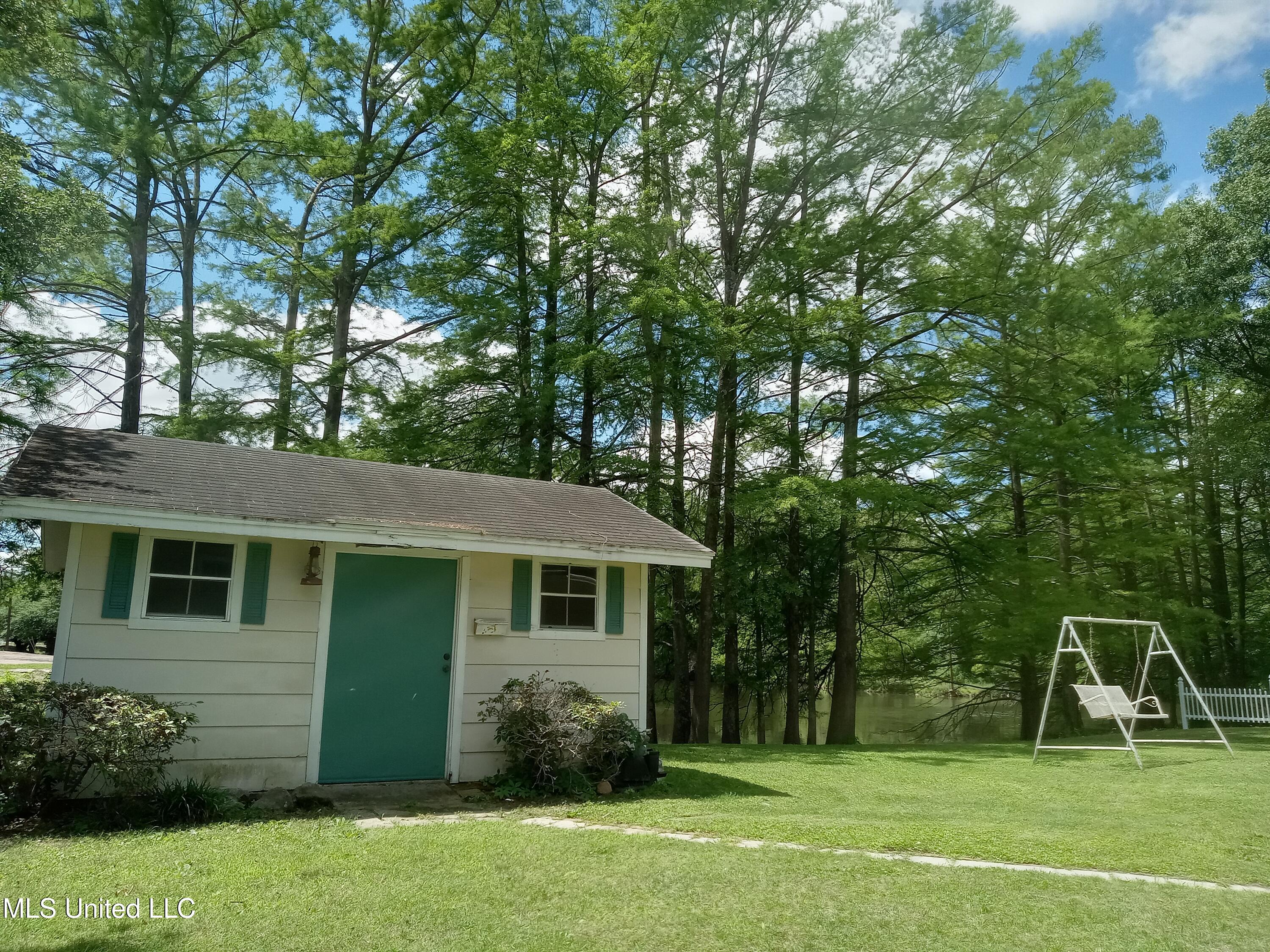 207 West Percy Street Indianola, MS 38751 - Photo 21 of 40 20250504_121422