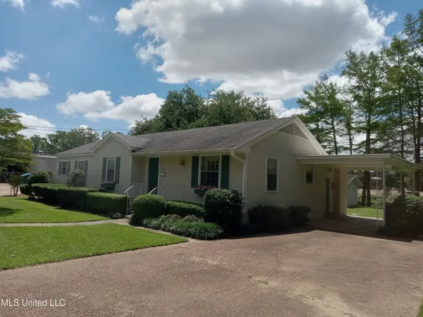 $145,000 | 207 West Percy Street, Indianola, MS 38751