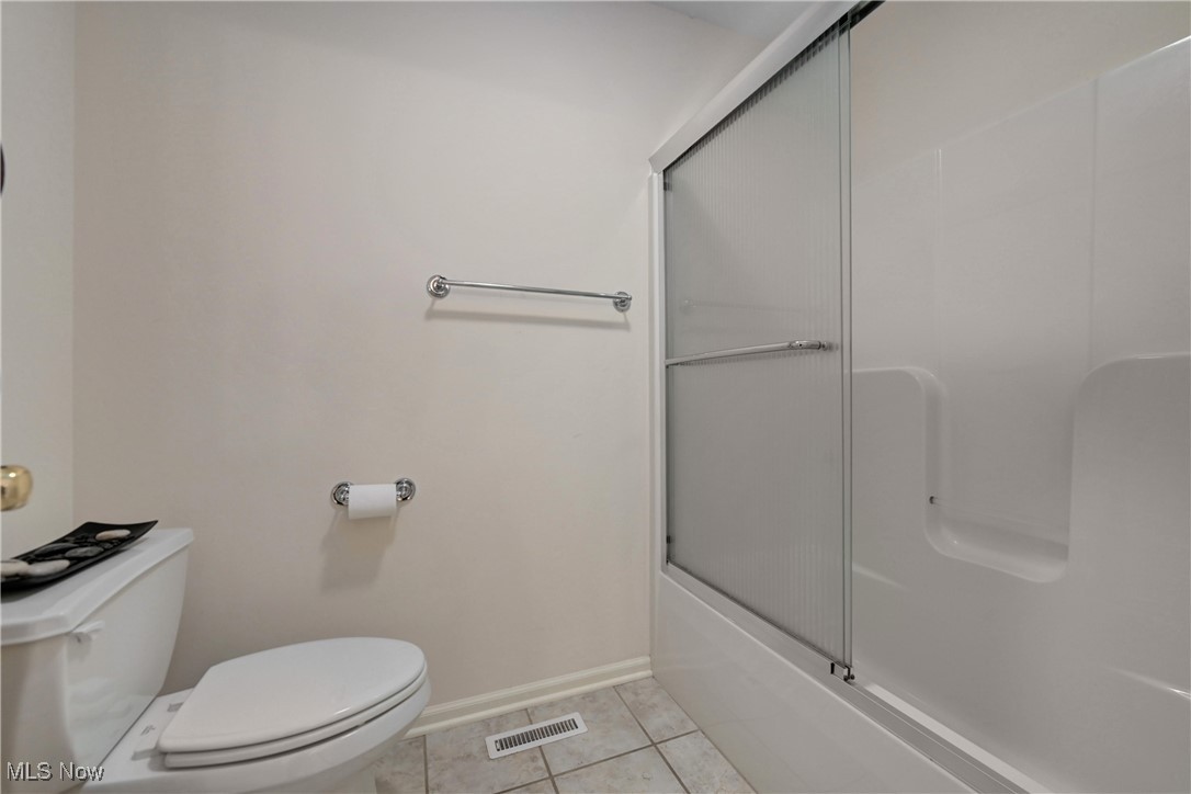 30233 Center Ridge Road, Unit 5 Westlake, OH 44145 - Photo 36 of 48 Full Bathroom