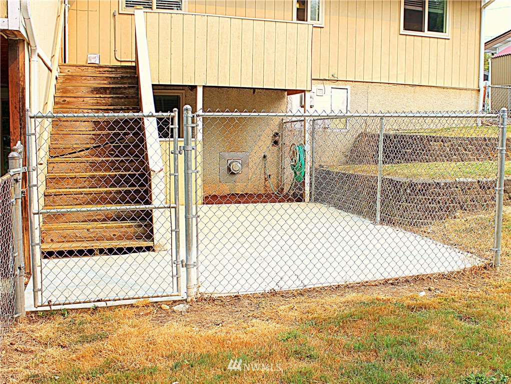 313 East 28th Street Bremerton, WA 98310 - Photo 20 of 22