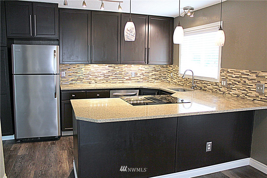 313 East 28th Street Bremerton, WA 98310 - Photo 3 of 22