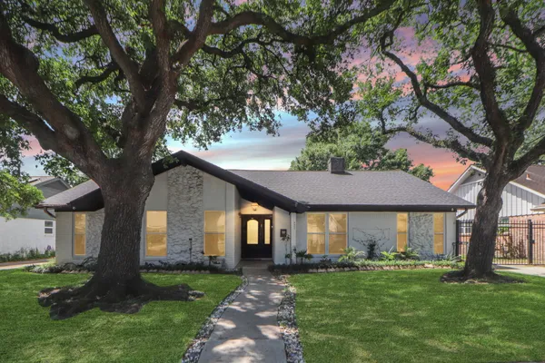 $3,500 | 5951 Yarwell Drive, Houston, TX 77096