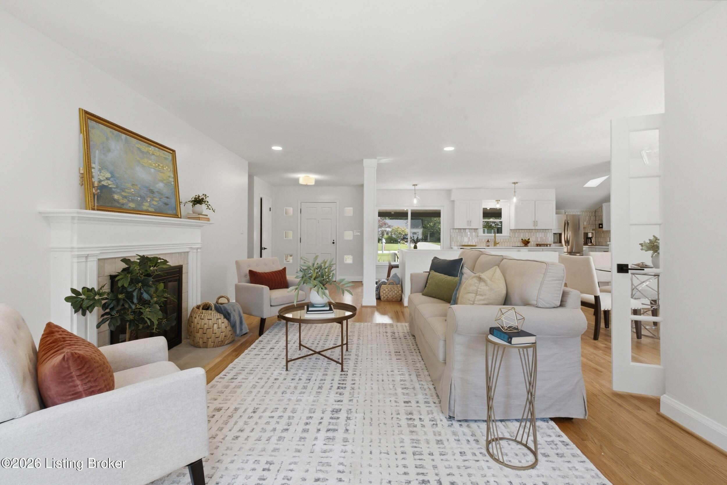 Open living/kitchen/dining