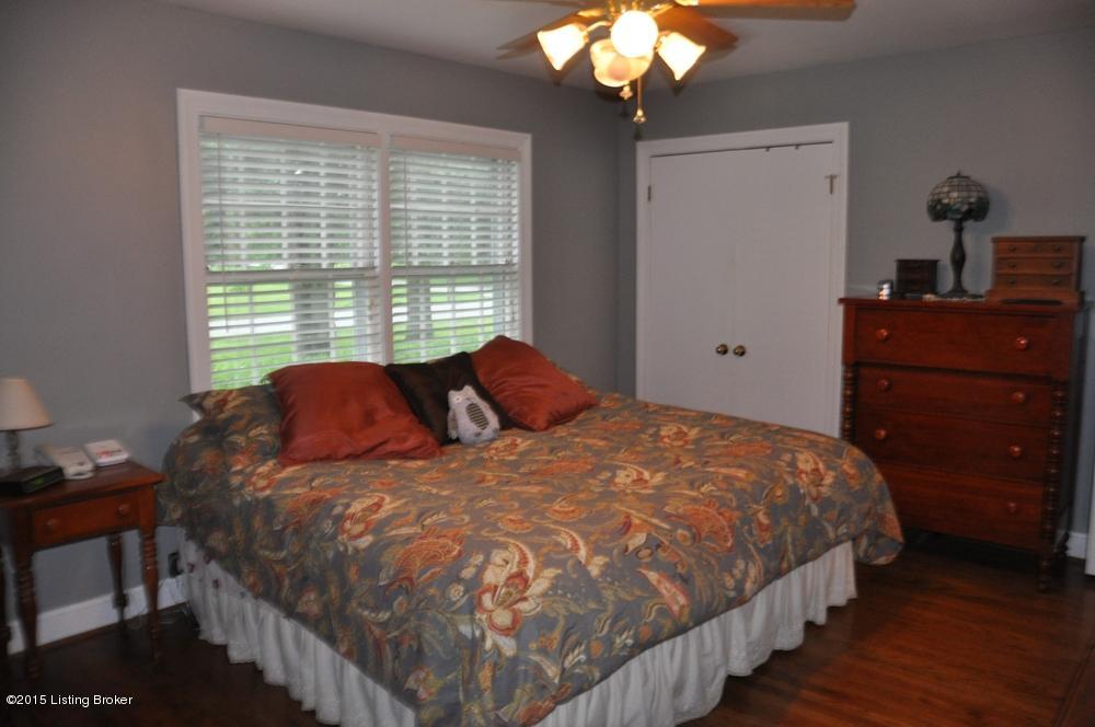 231 Woodcleft Road Louisville, KY 40222 - Photo 16 of 21 DSC_0378