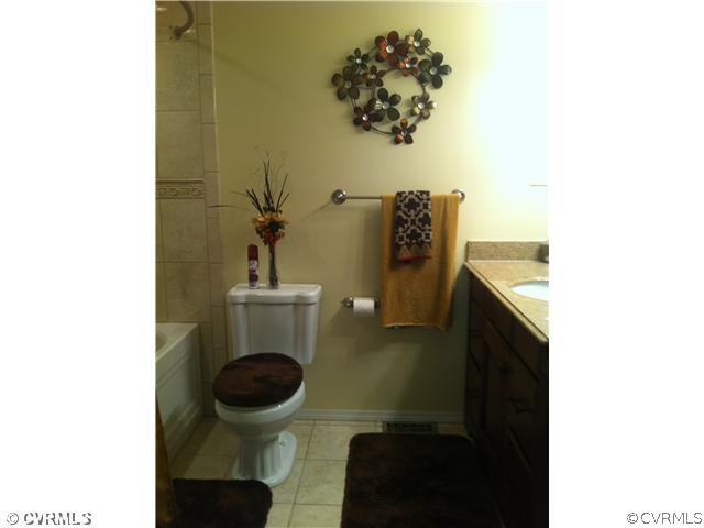 1913 Reagan Road Henrico, VA 23228 - Photo 2 of 12 Bathroom - Wonderful escape with uncommon flair. C