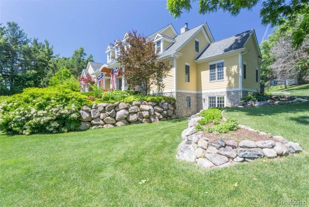 63 Waldon Road Clarkston, MI 48346 - Photo 78 of 83 front_6.jpg