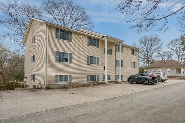 $219,900 | 22 Oak Street, Unit 1B, North Providence, RI 02911